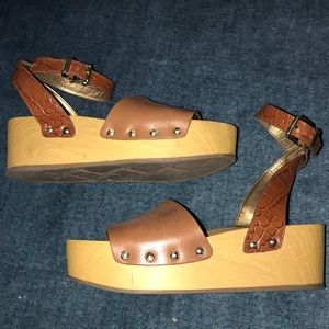 Sam Edelman Brynn Flatform